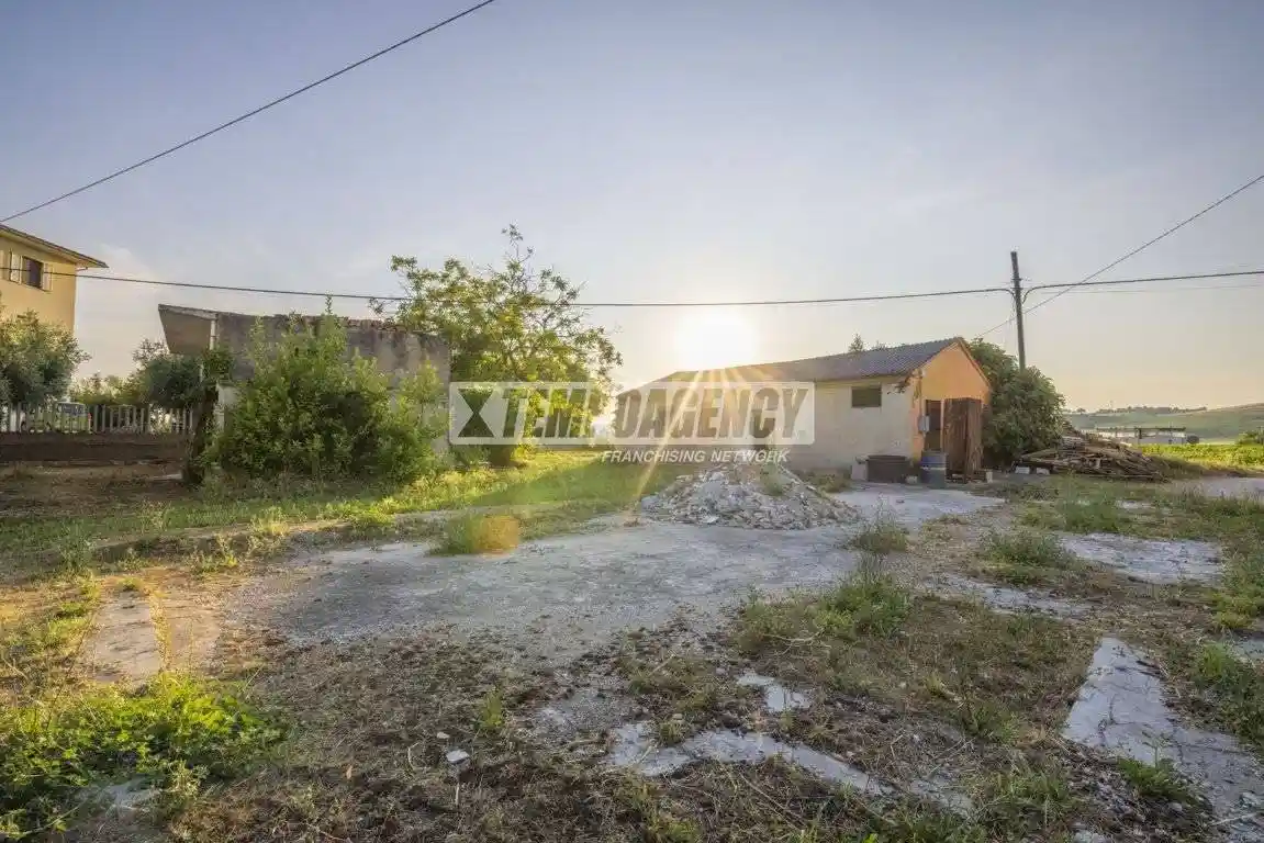 Rustico - Casale in vendita a Corridonia