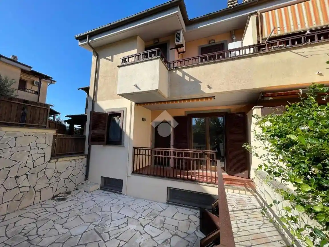 Villetta a schiera in vendita a San Cesareo