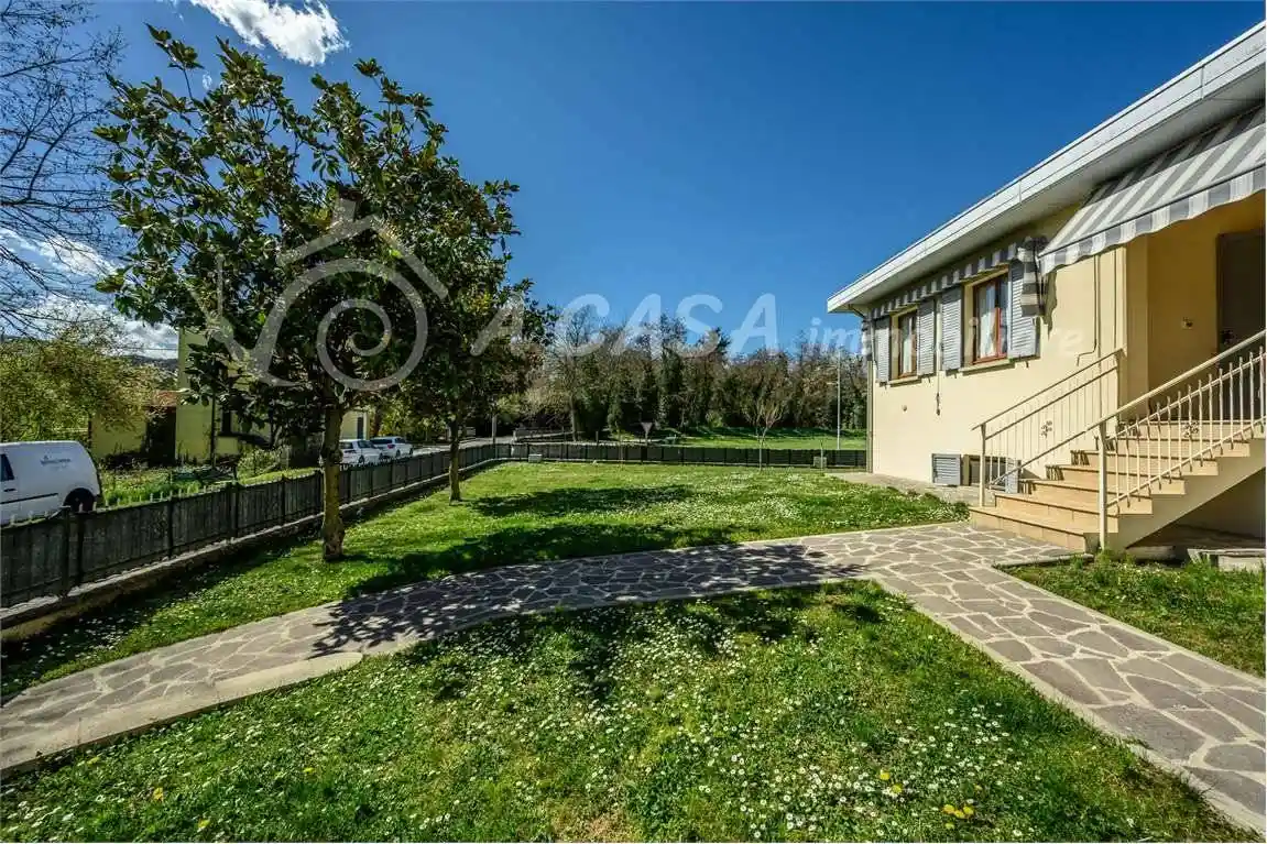 Villa unifamiliare via marconi , 30, Centro, Varano de' Melegari - foto 2