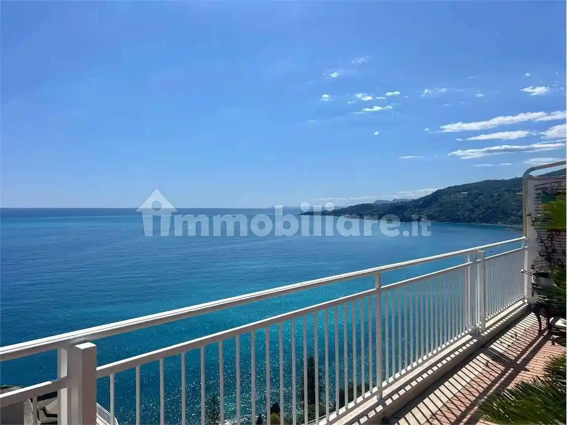 Appartamento in vendita a Ospedaletti