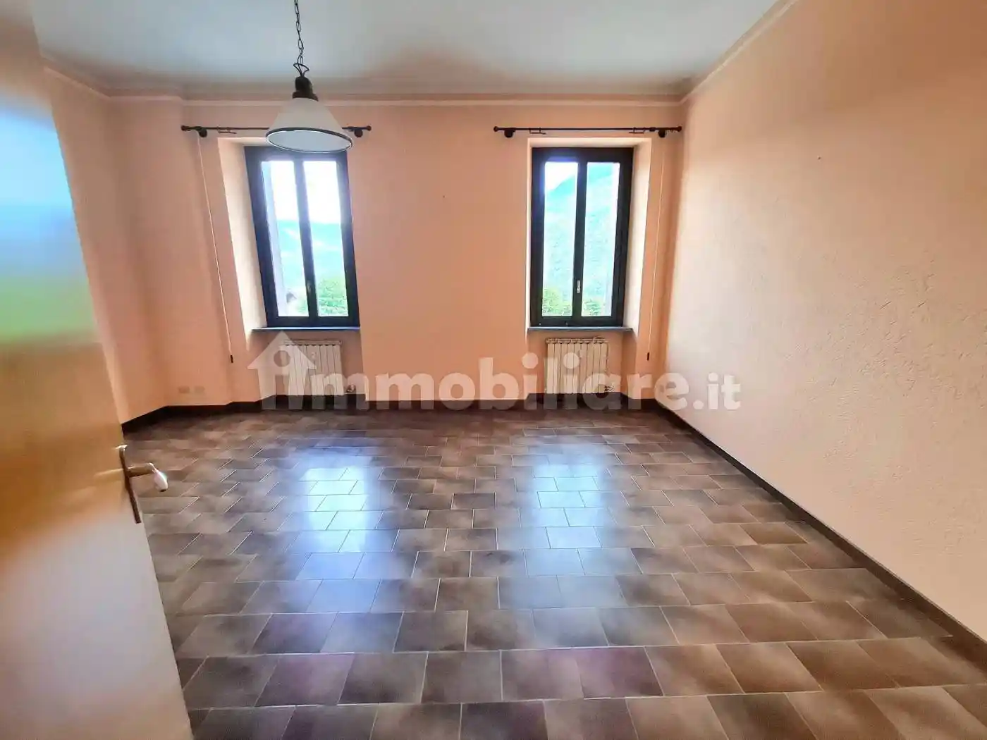 Trilocale via Martiri della Libertà 16, Centro, Chatillon - foto 5