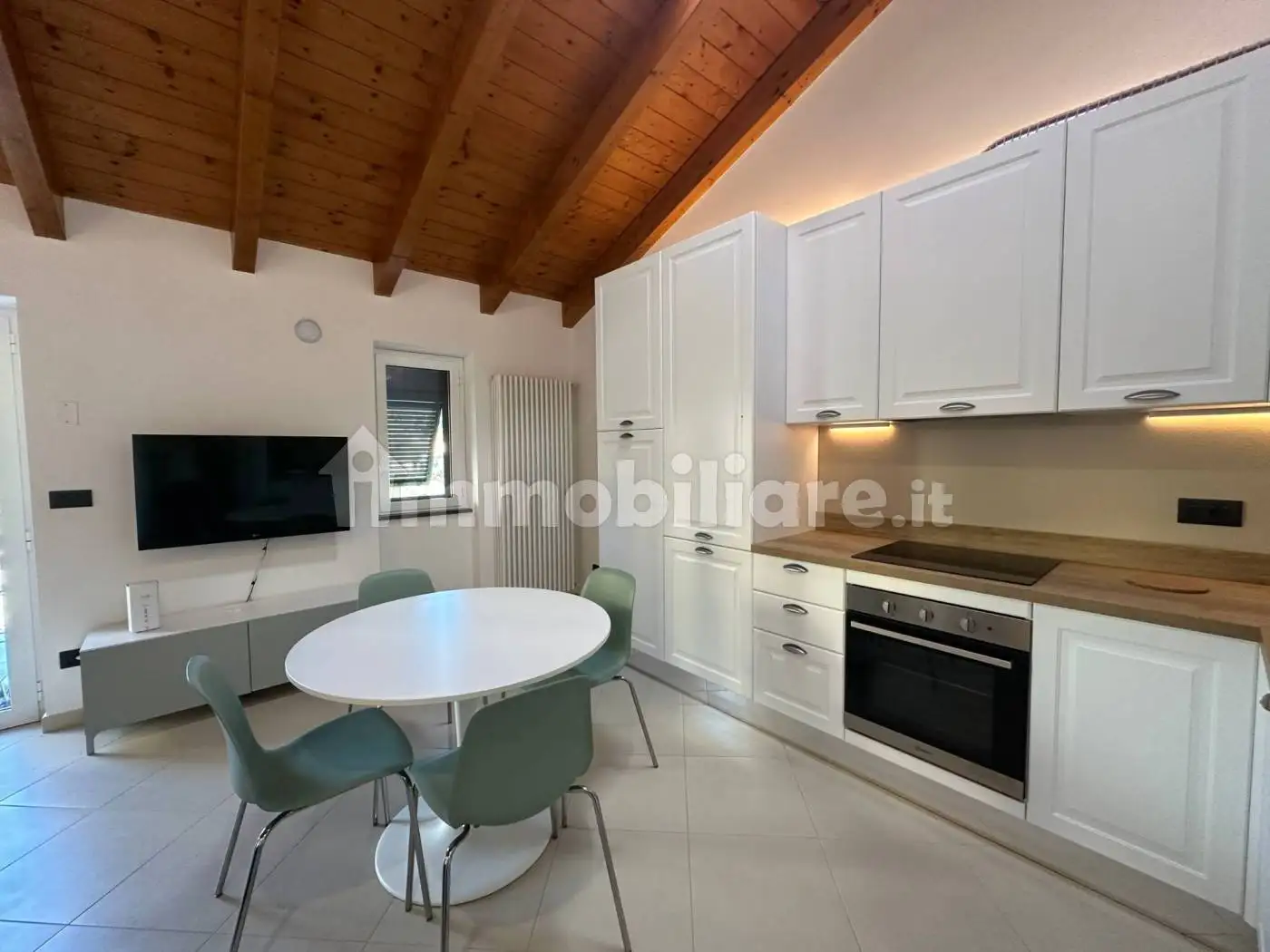 Appartamento in affitto a Varese Ligure