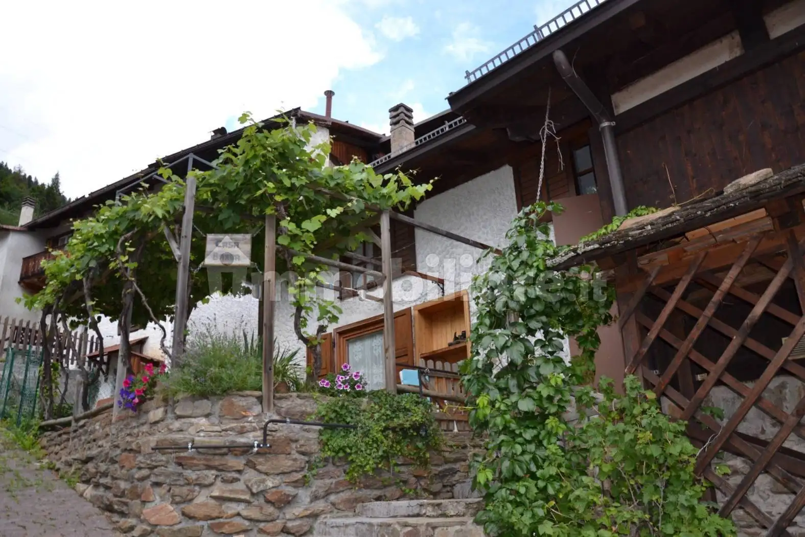 Casa indipendente in vendita a Pellizzano