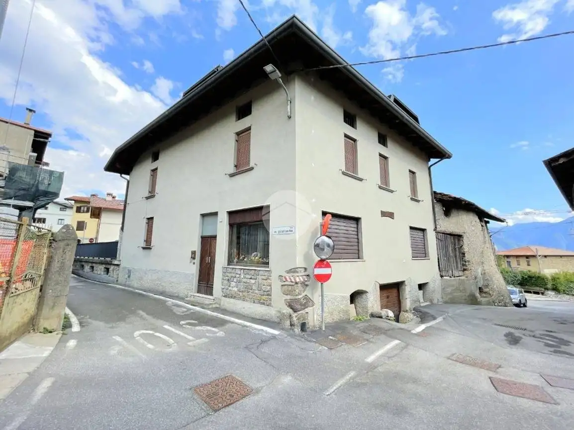 Casa indipendente in vendita a Ossimo