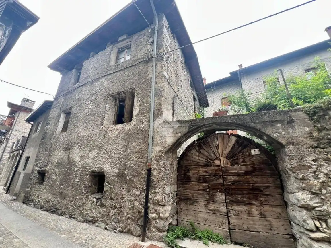 Casa indipendente in vendita a Edolo