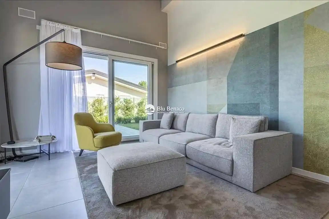 Casa indipendente in vendita a Manerba del Garda