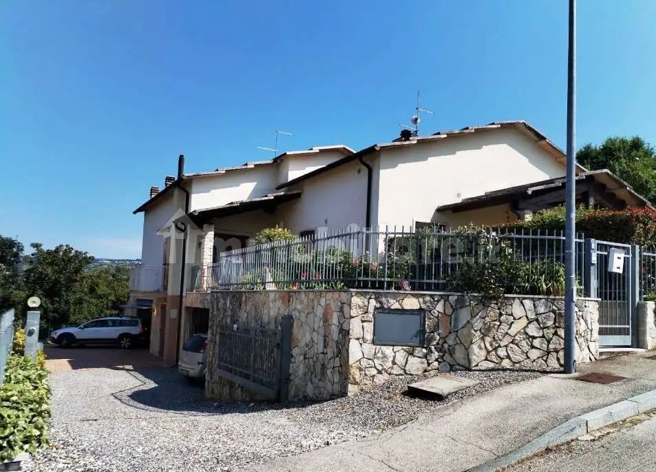 Villa in vendita a Cerro Veronese