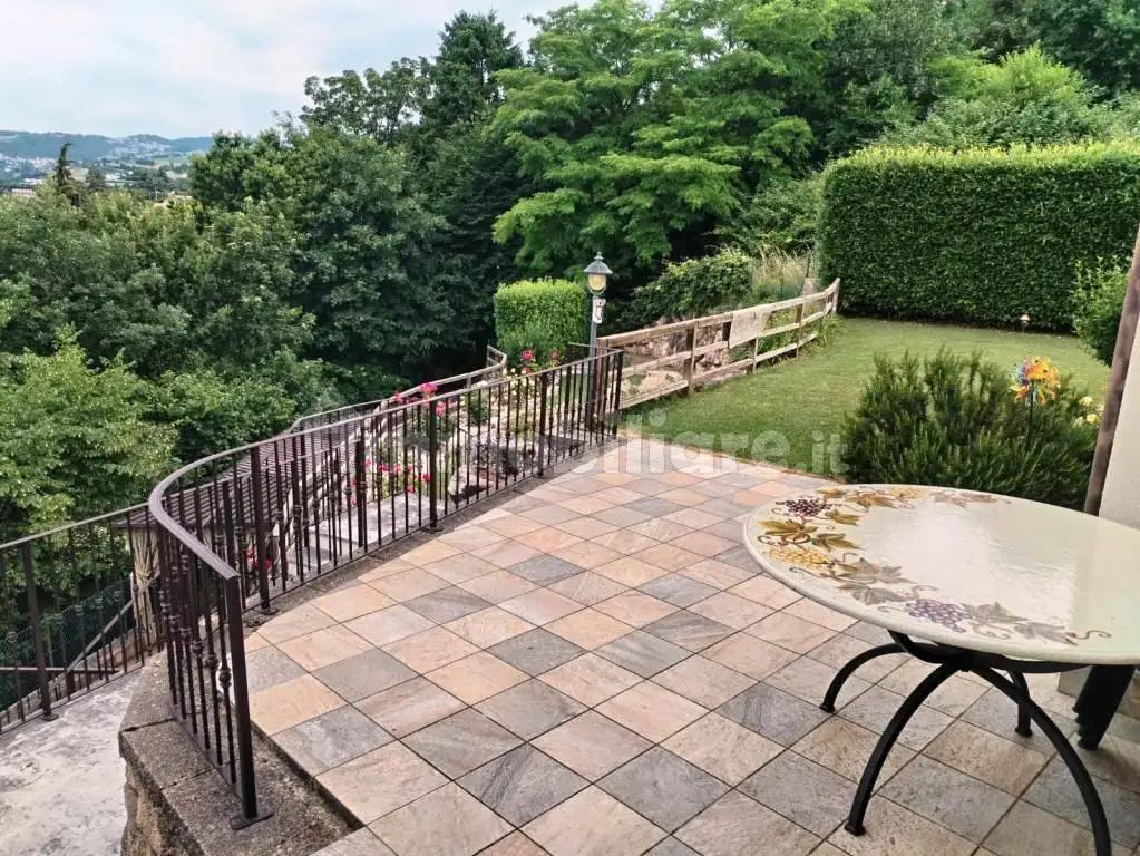 Villa bifamiliare via Don Pietro Albrigi, Centro, Cerro Veronese - foto 2