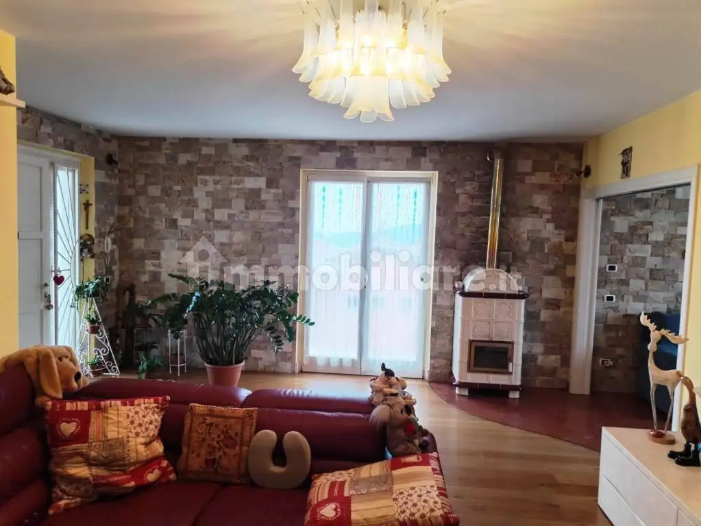 Villa bifamiliare via Don Pietro Albrigi, Centro, Cerro Veronese - foto 3