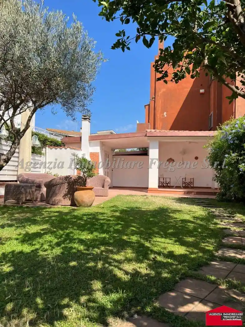 Villa in vendita a Fiumicino