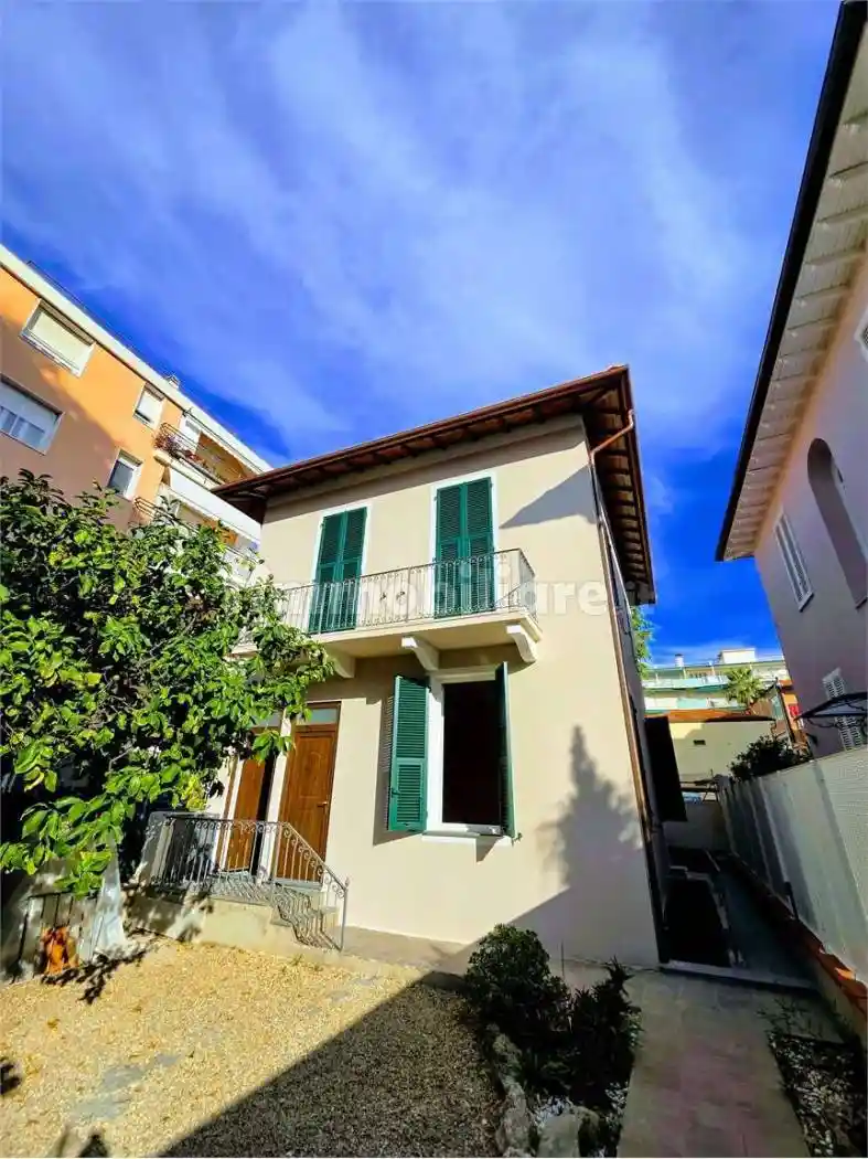 Villa in vendita a Bordighera