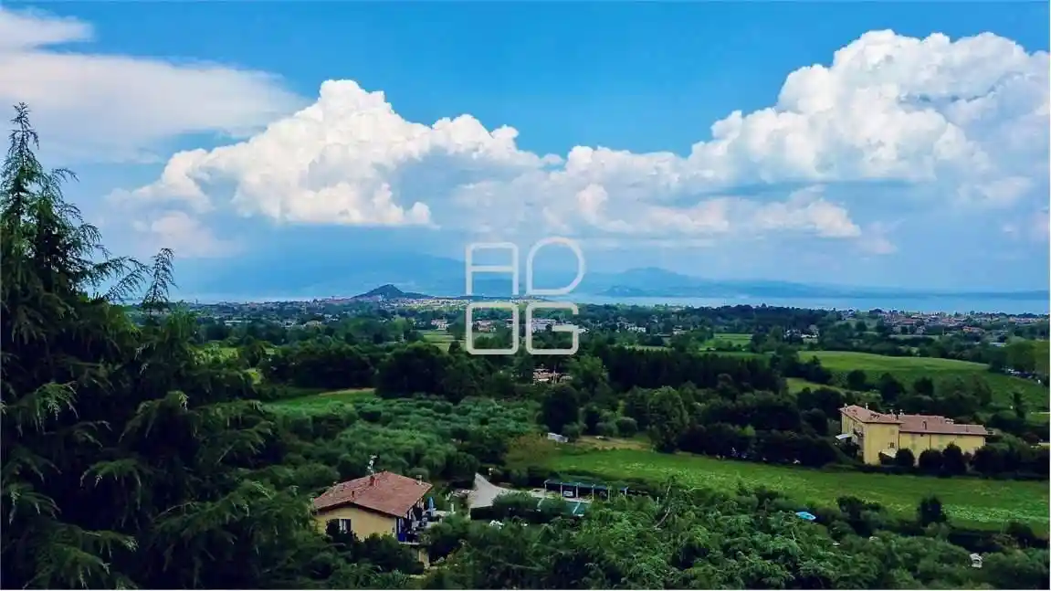 Villa in vendita a Soiano del Lago