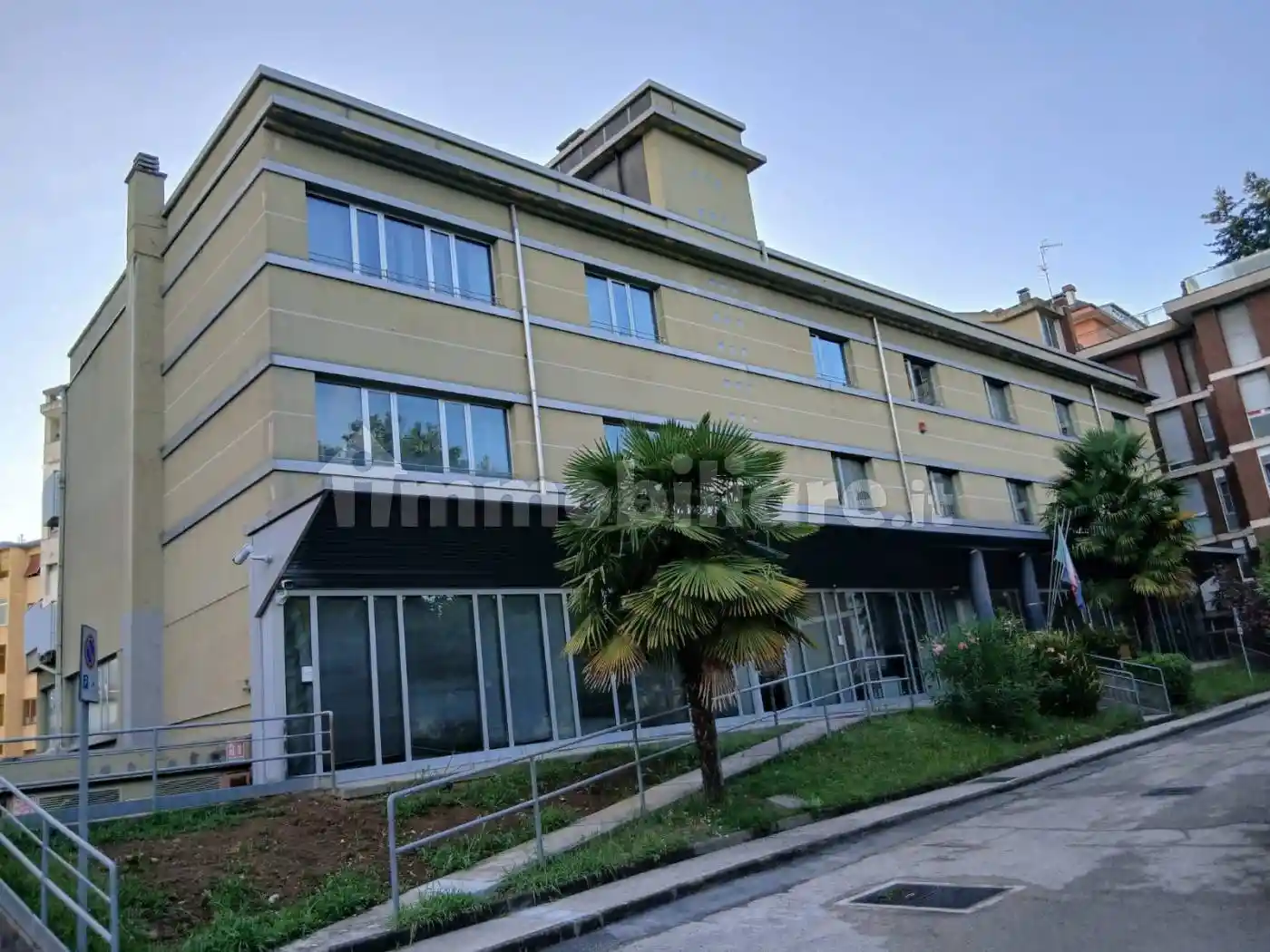 Palazzo - Edificio in Vendita - foto 2