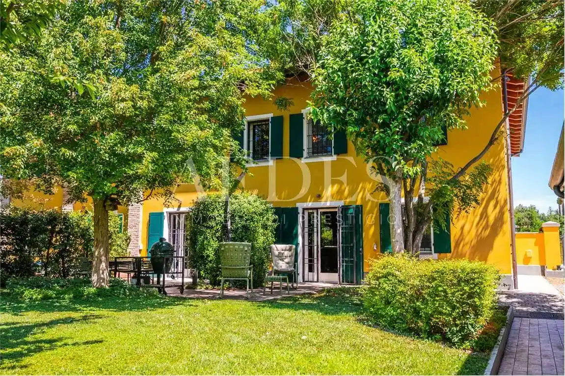 Villa in vendita a Modena