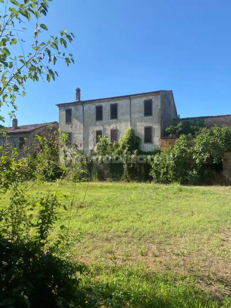 Rustico - Casale in vendita a Rottofreno