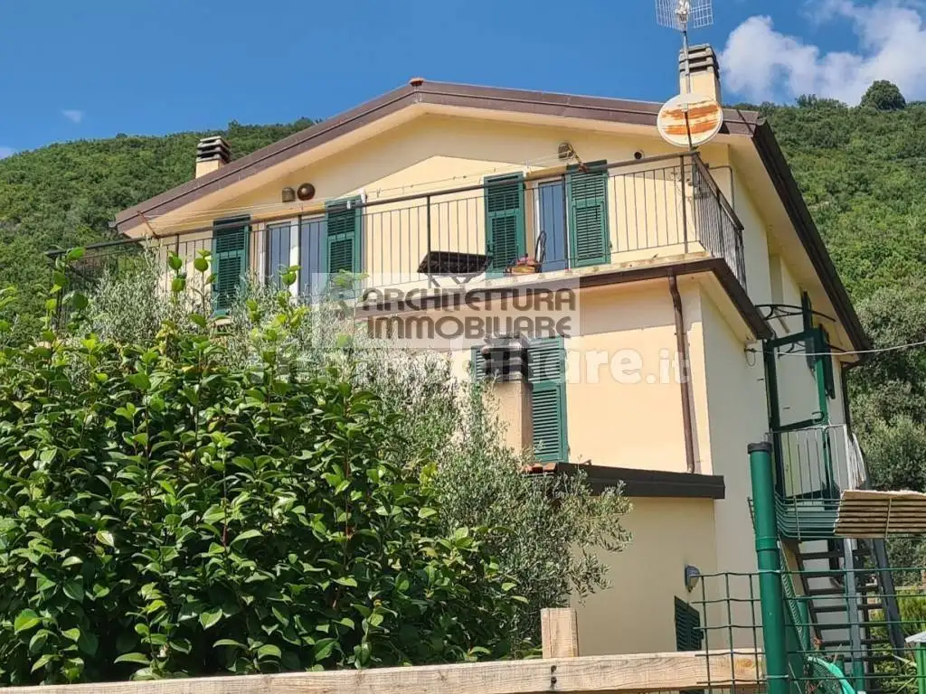 Villa in vendita a Varazze