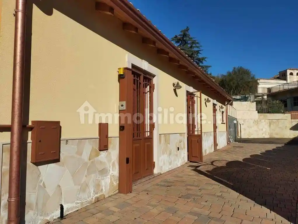 Casa indipendente in vendita a Trecastagni