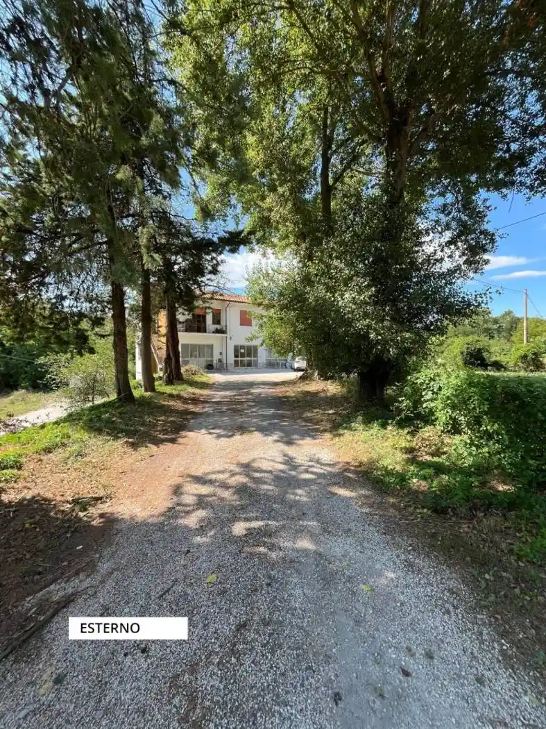 Villa in vendita a Pergola