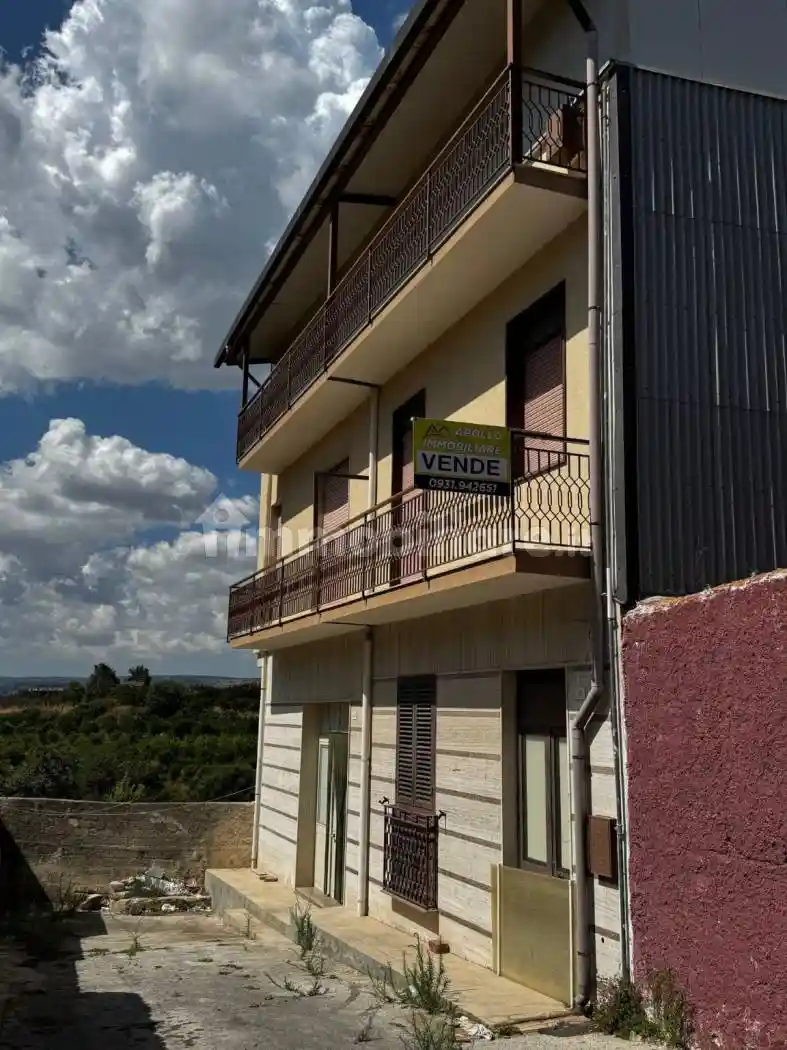 Appartamento in vendita a Floridia