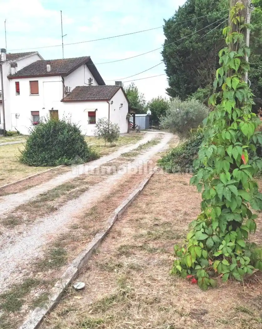 Casa indipendente in vendita a Riva del Po