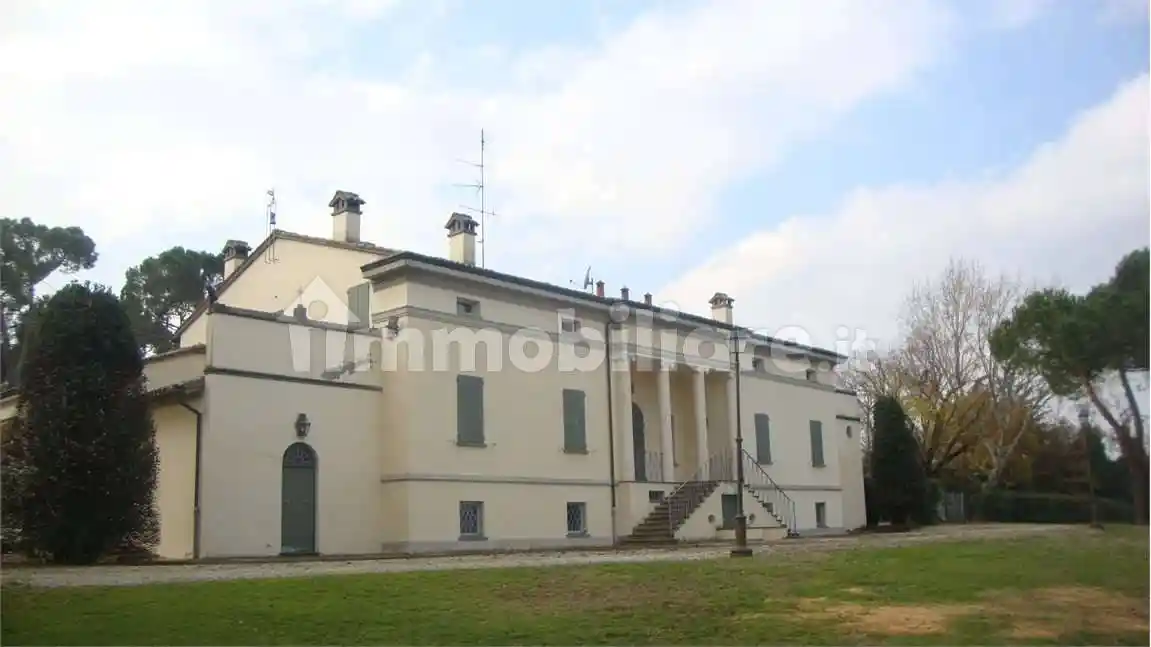 Villa in vendita a Faenza