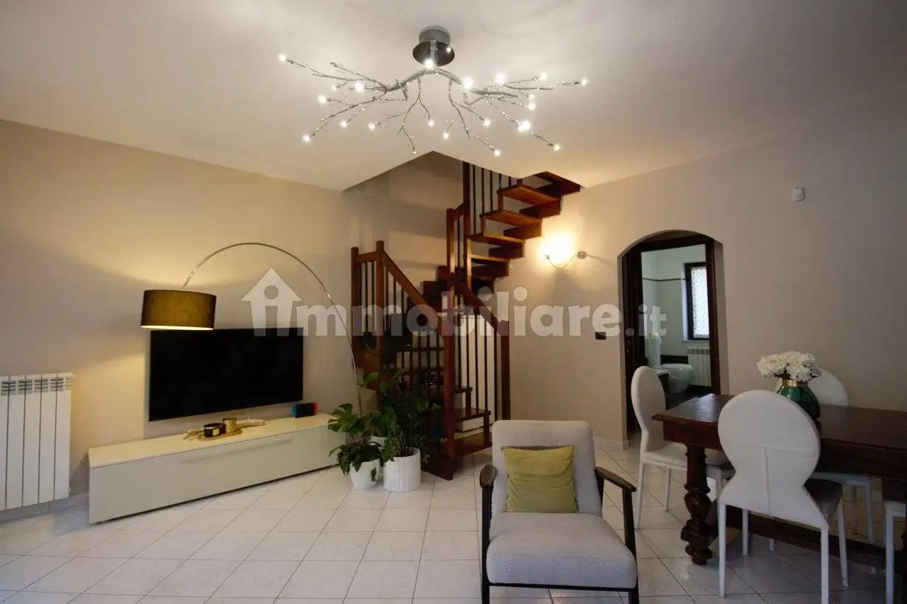 Villa a schiera via Trieste, 111 -1, Centro, Bosconero - foto 2