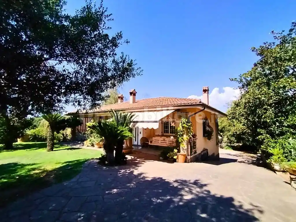 Villa in vendita a Aprilia