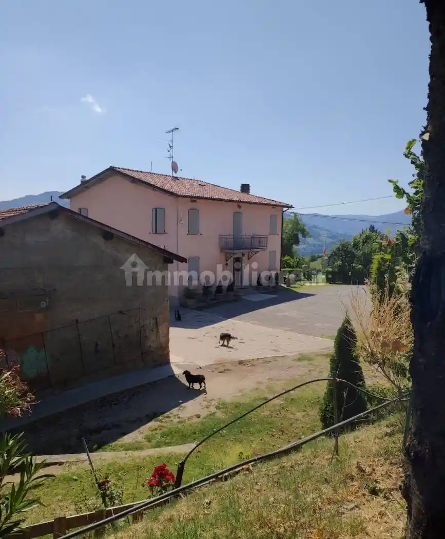 Rustico - Casale in vendita a Baiso