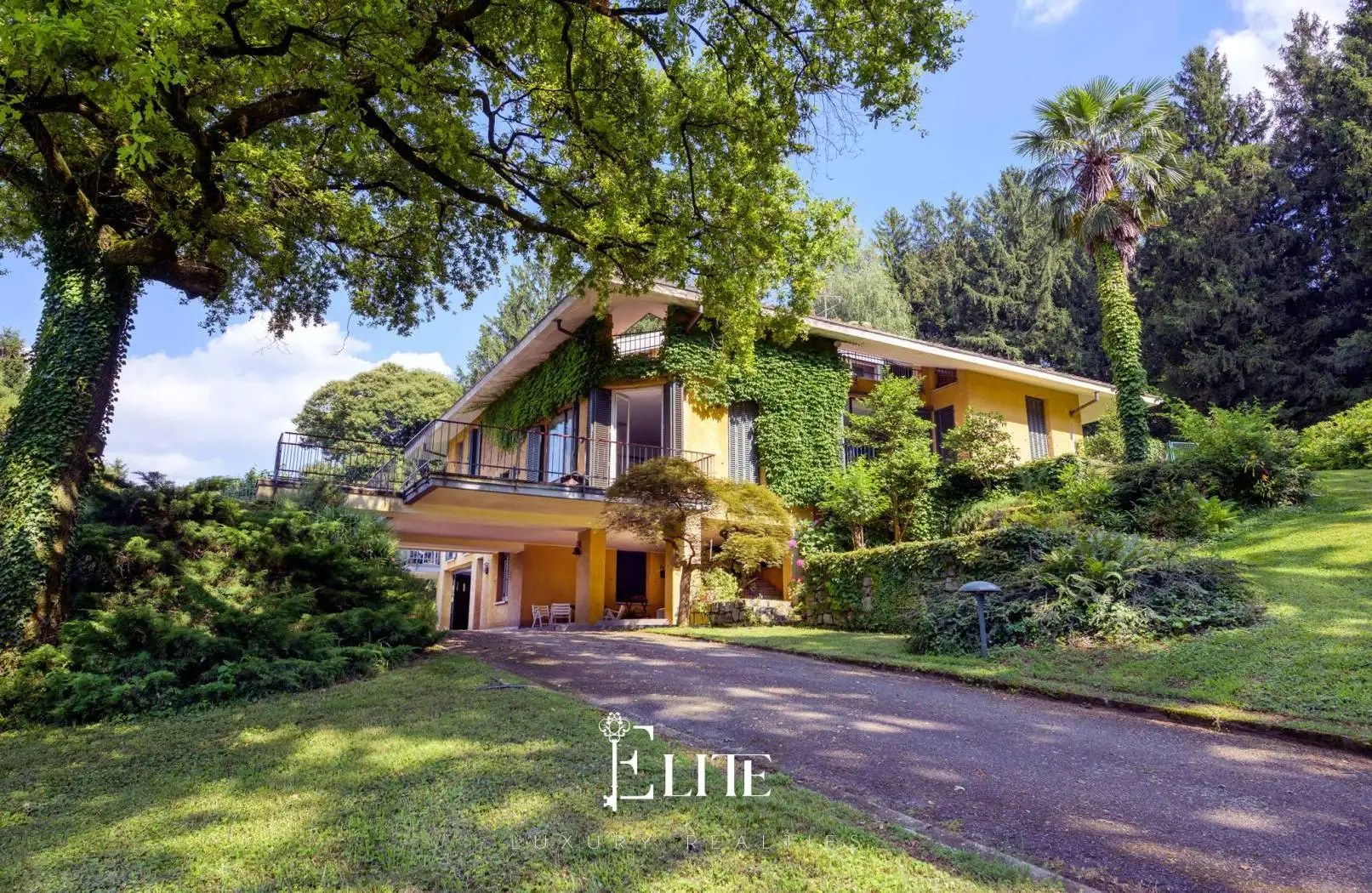 Villa in vendita a Galliate Lombardo