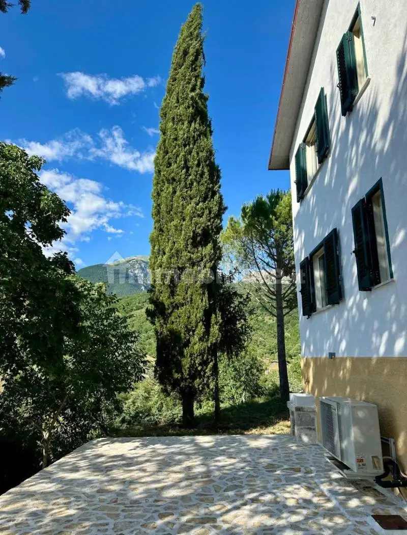 Villa unifamiliare via Costa Pietà, Santa Anatolia, Borgorose - foto 2