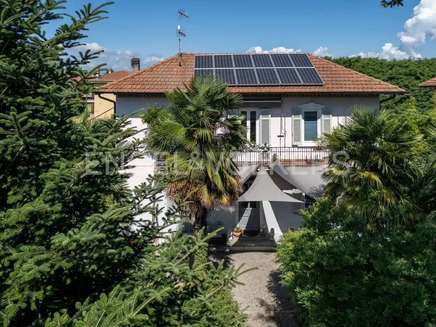 Villa in vendita a Sesto Calende