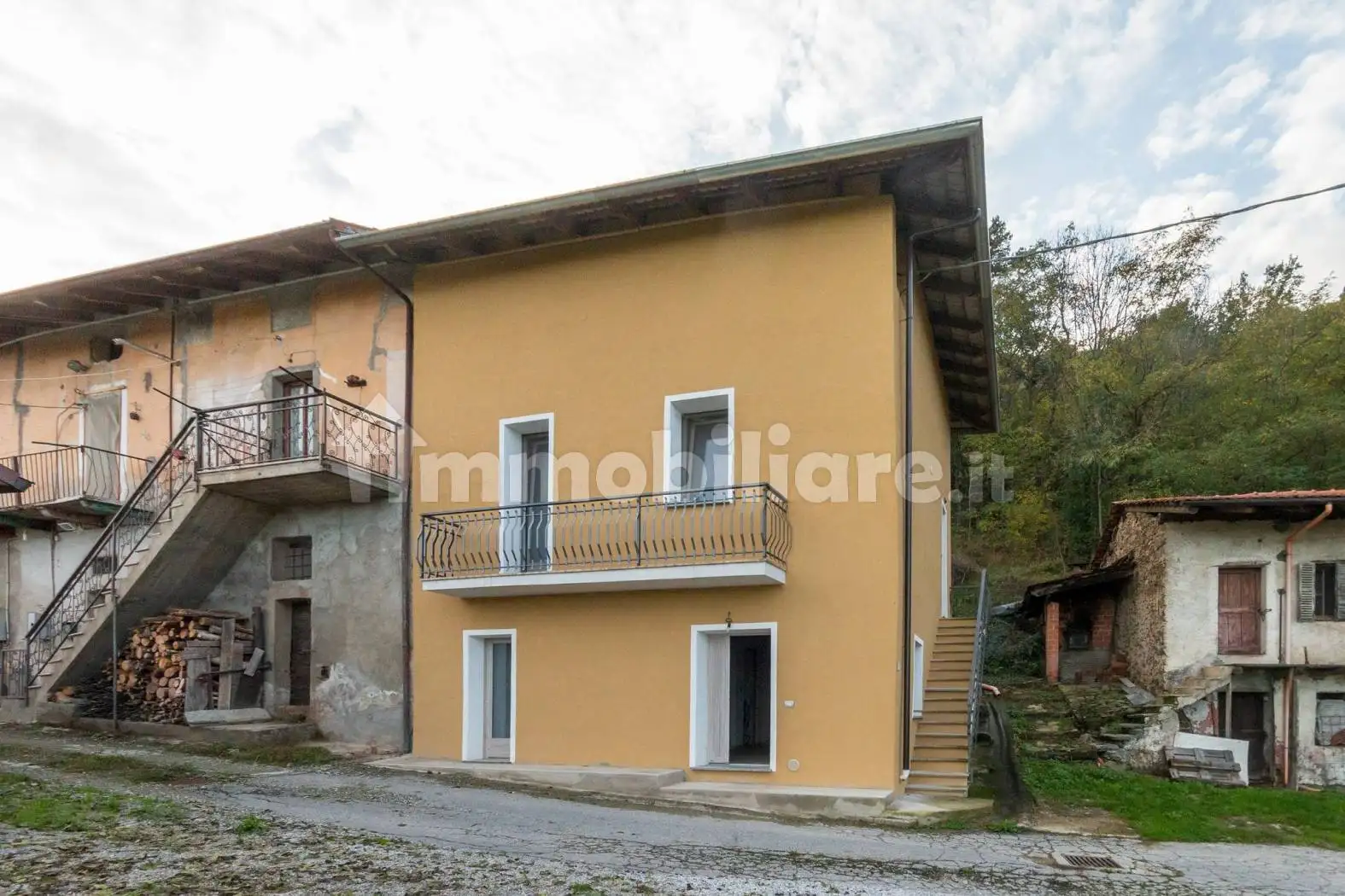 Casa indipendente in vendita a Villar San Costanzo