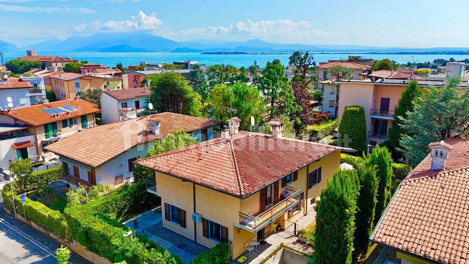 Villa in vendita a Desenzano del Garda