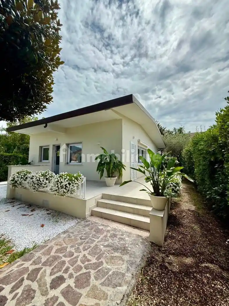 Villa in vendita a Forte dei Marmi