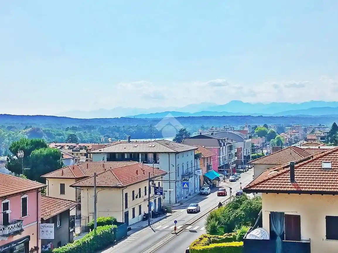 Appartamento in vendita a Sesto Calende