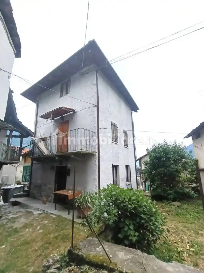 Casa indipendente in vendita a Mezzenile