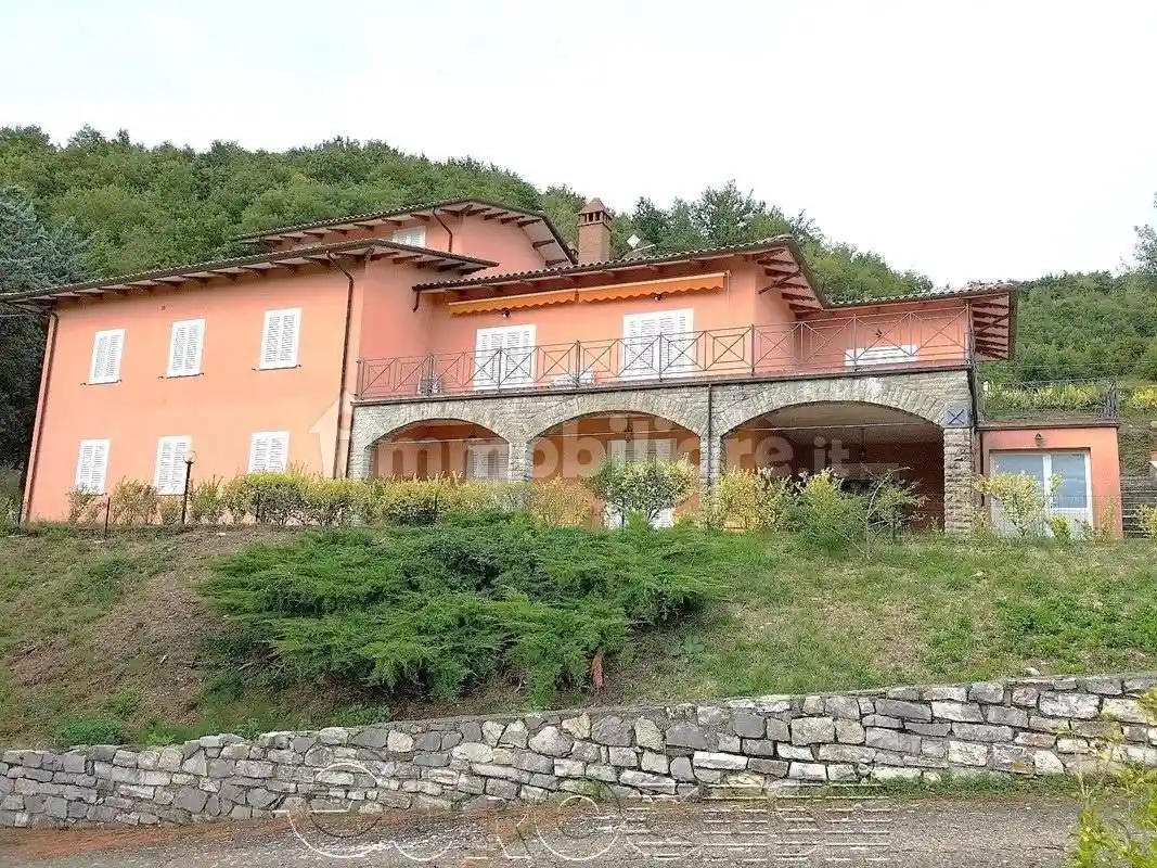 Villa in vendita a Cortona