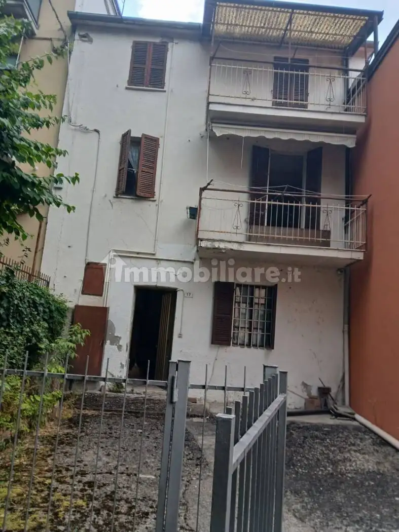 Casa indipendente in vendita a Bettola