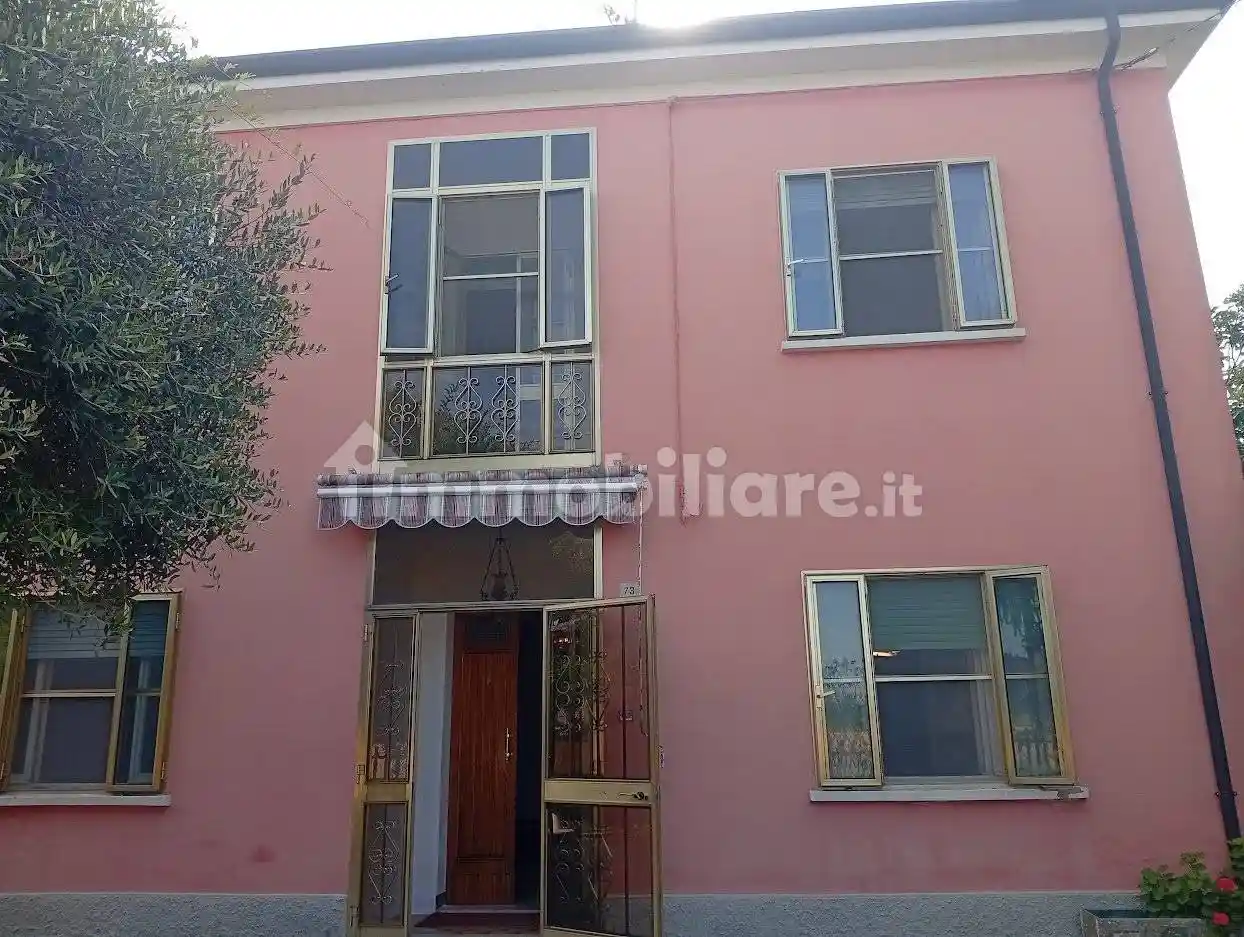 Terratetto unifamiliare 164 m², da ristrutturare, Pontelagoscuro, Ferrara - foto 2