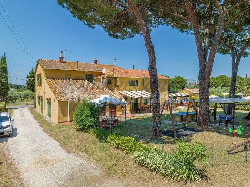 Rustico - Casale in vendita a Cecina