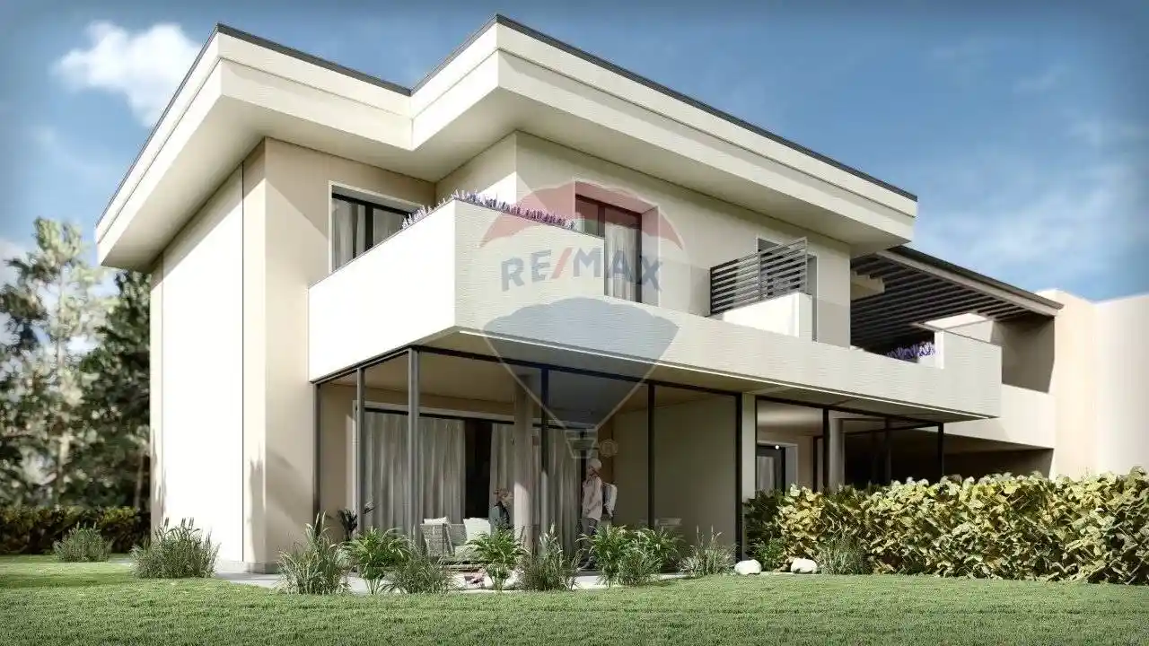 Villa in vendita a Peschiera del Garda