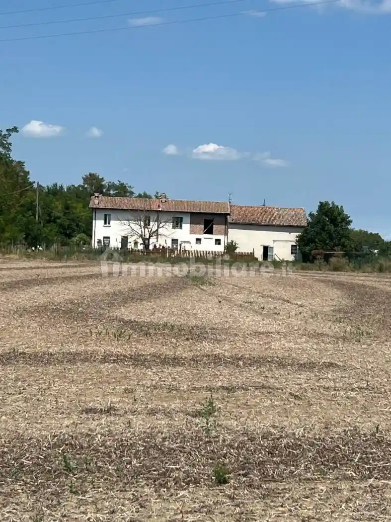 Rustico - Casale in vendita a Voghera