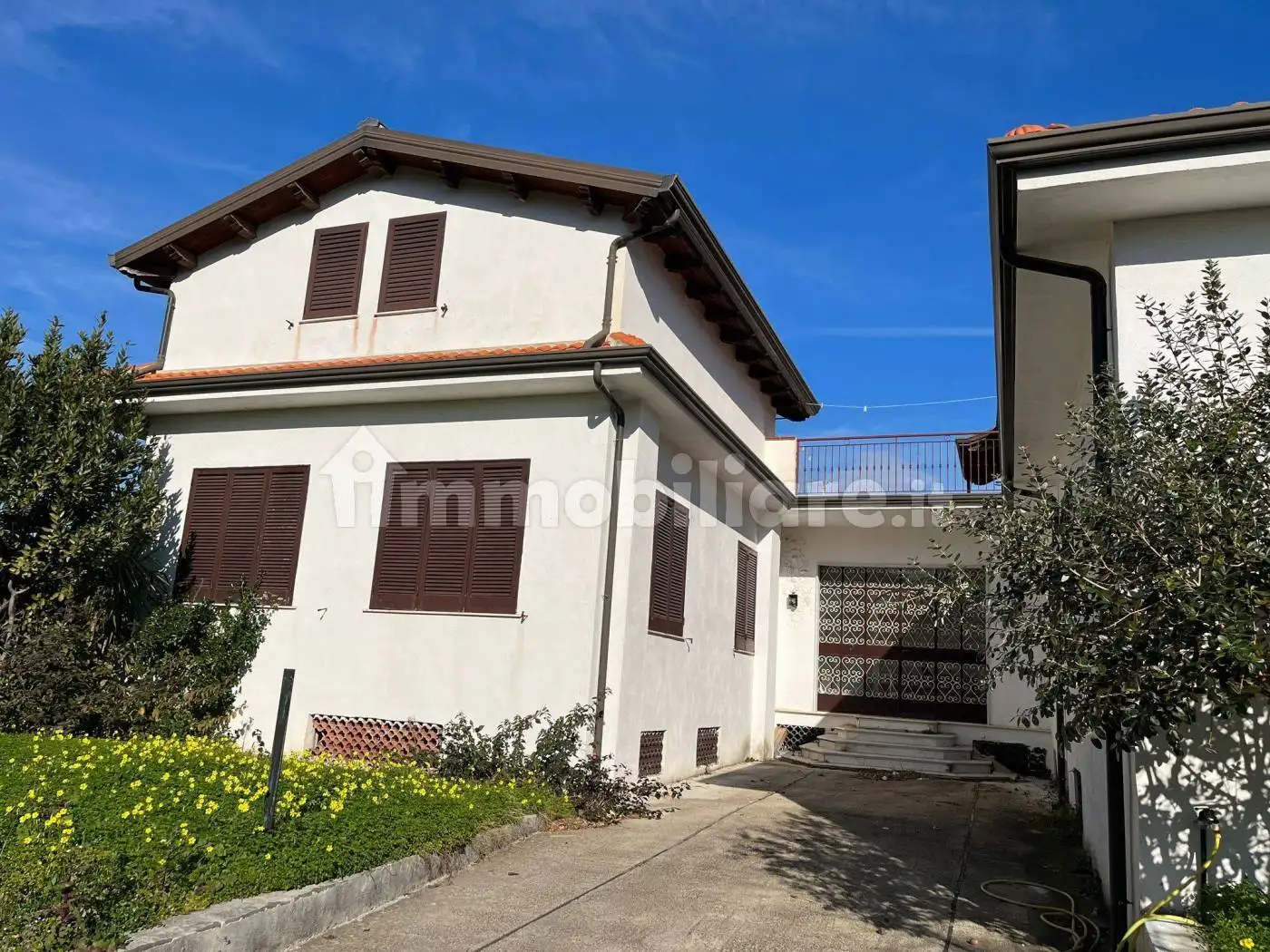 Villa bifamiliare via del Rosmarino 7, Baia Domizia, Cellole