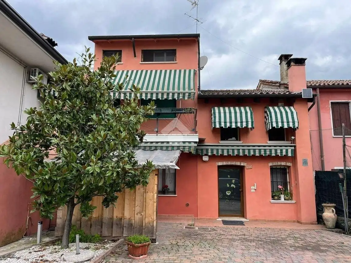 Casa indipendente in vendita a Vidor