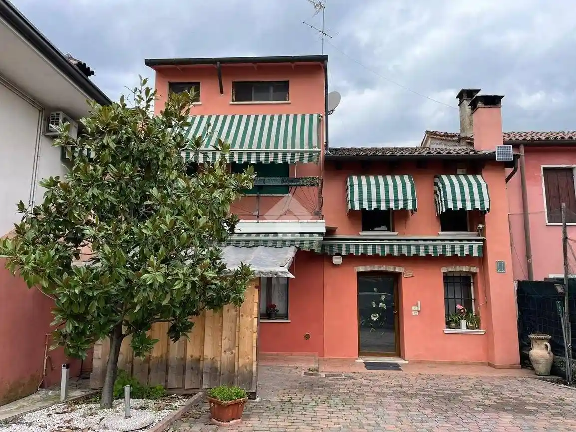 Casa indipendente in vendita a Vidor