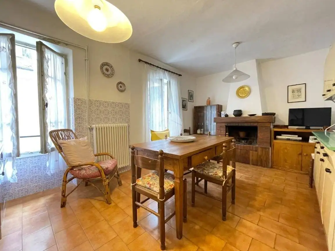 Appartamento in vendita a Bajardo