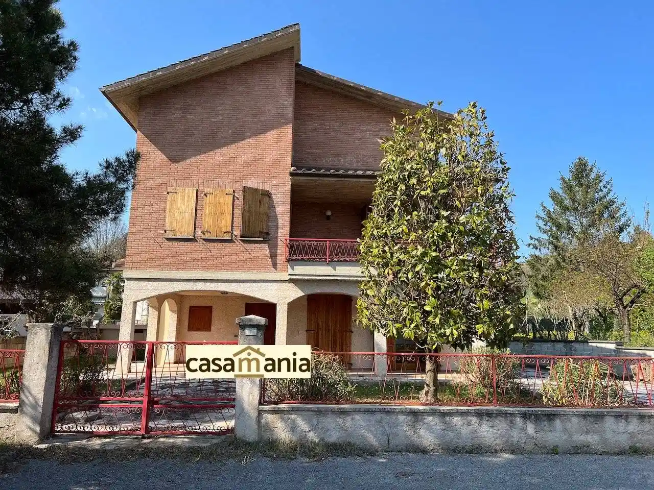 Villa in vendita a Pergola