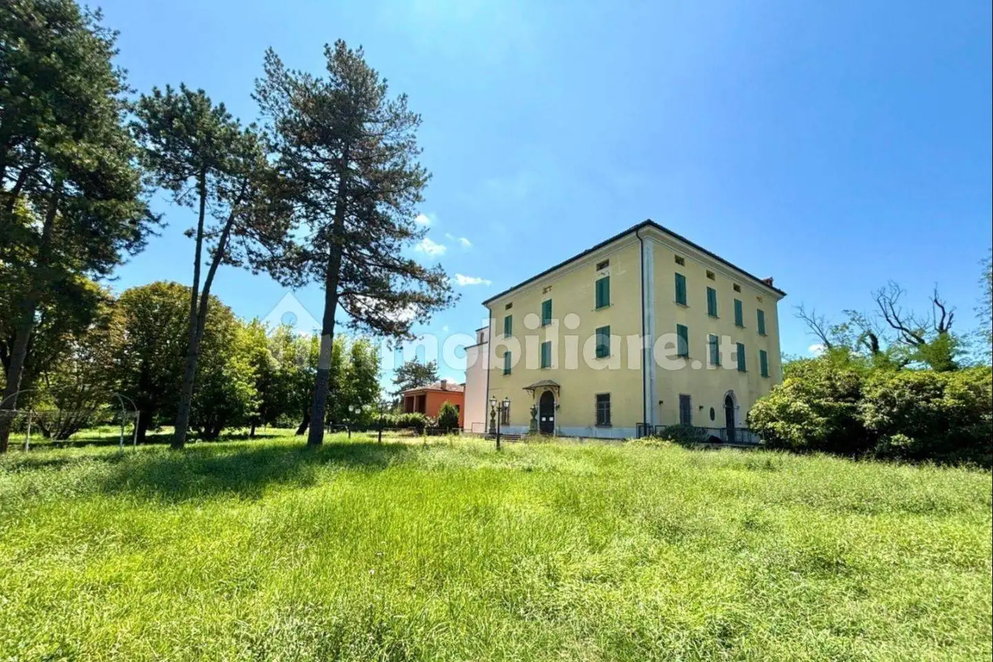 Villa in vendita a Calderara di Reno