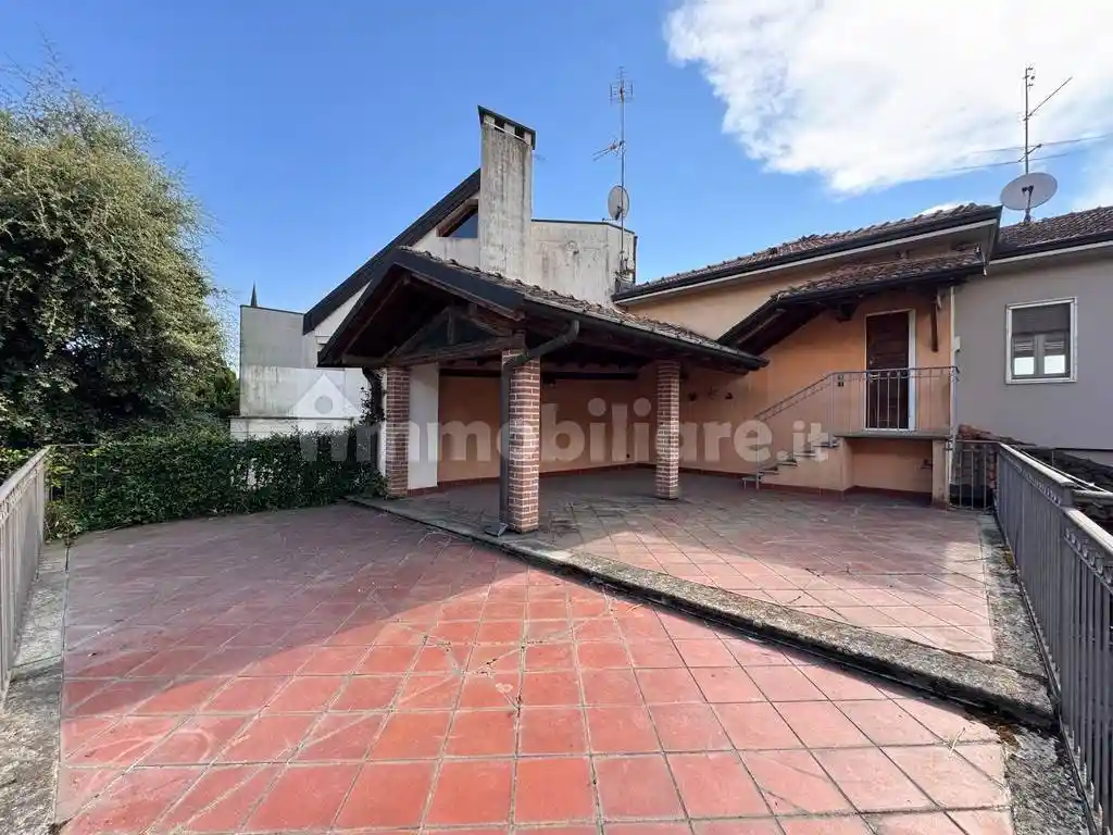 Villa in vendita a Abbiategrasso