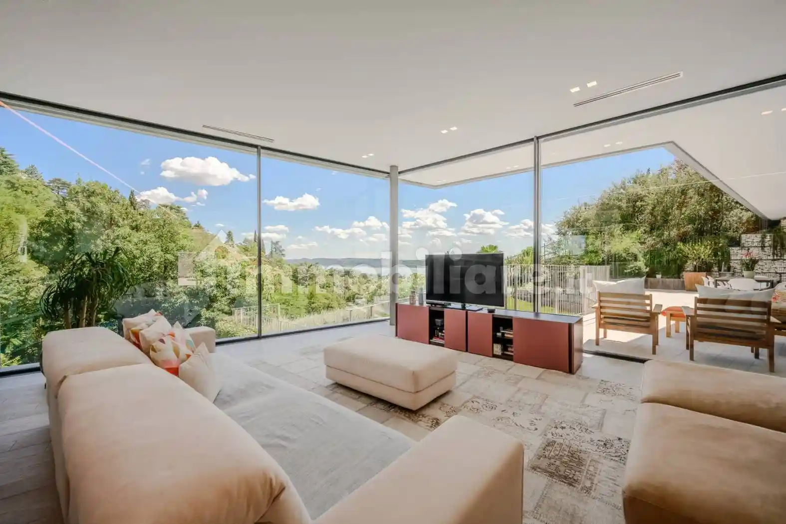 Villa in vendita a Gavirate